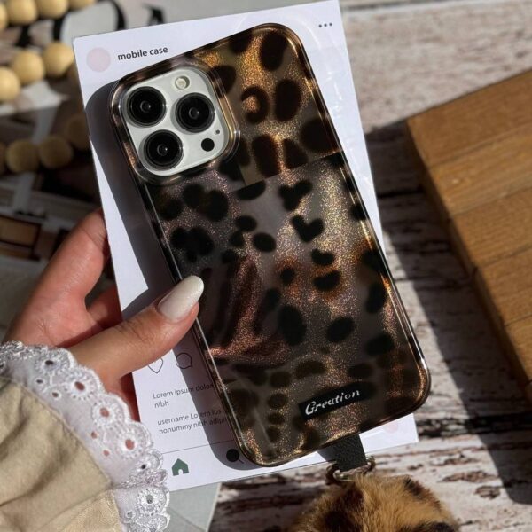 قاب Land Of the Leopards آیفون 1